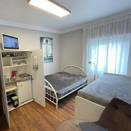 شقة Zimmer Im Zentrum Monteurzimmer